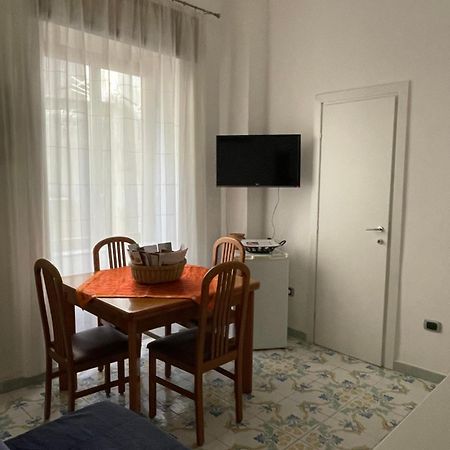 Queen Carolina'S Homes - Apartments In Old Town Наполи Екстериор снимка
