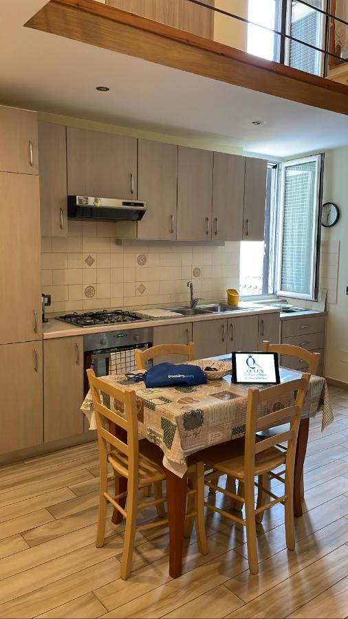 Queen Carolina'S Homes - Apartments In Old Town Наполи Екстериор снимка